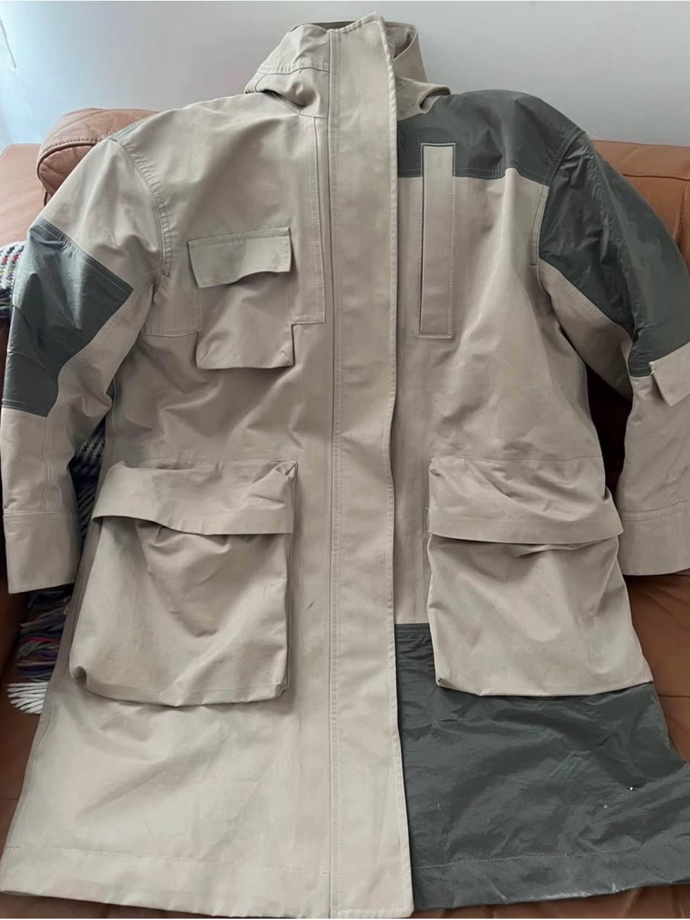 lululemon rain jacket - Picture 3 of 9